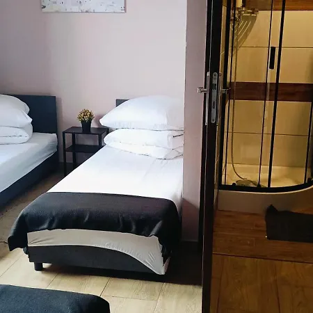 Pensjonat Rodzinny 365 Z Lazienkami